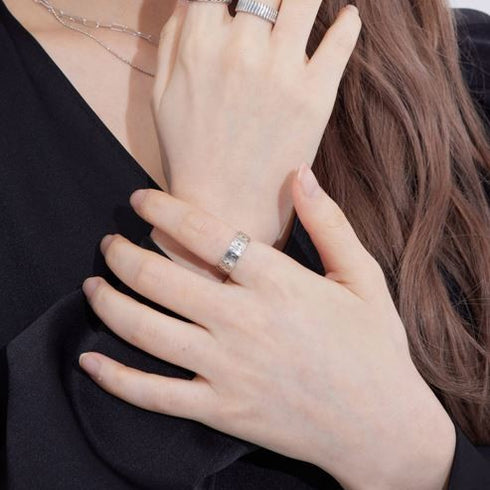 Clare Wave ring